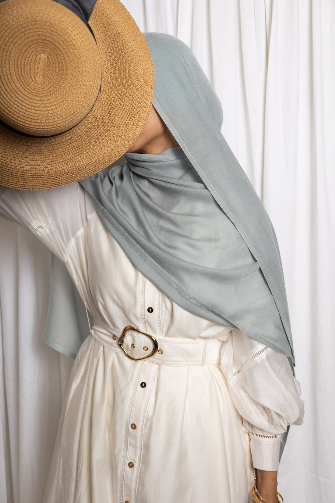A Guide to Styling Head Scarves and Islamic Clothing